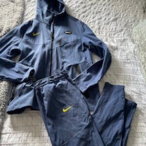 Men's Tottenham Hot Spurs VINTAGE Track Suit Size Large